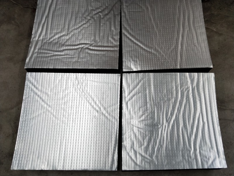 铝箔橡塑保温管和橡塑保温管厂家