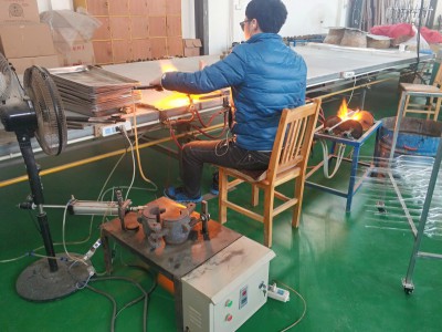 小型电动吹胎机
