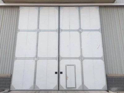 生产销售工业门、工业提升门厂家、工业保温门图2