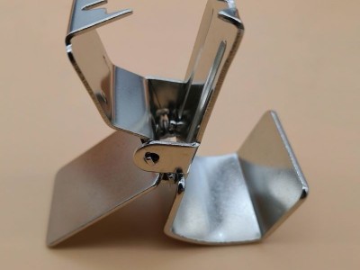 Metal Carpet Display Clip图1